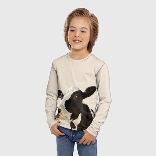 Детский лонгслив 3D с принтом Корова на бежевом фоне, фото на моделе #1