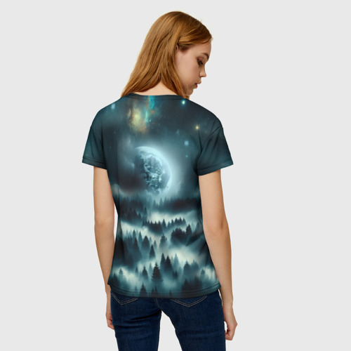 Женская футболка 3D с принтом Луна и туман в лесу, вид сзади #2