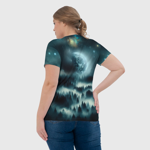 Женская футболка 3D с принтом Луна и туман в лесу, вид сзади #2