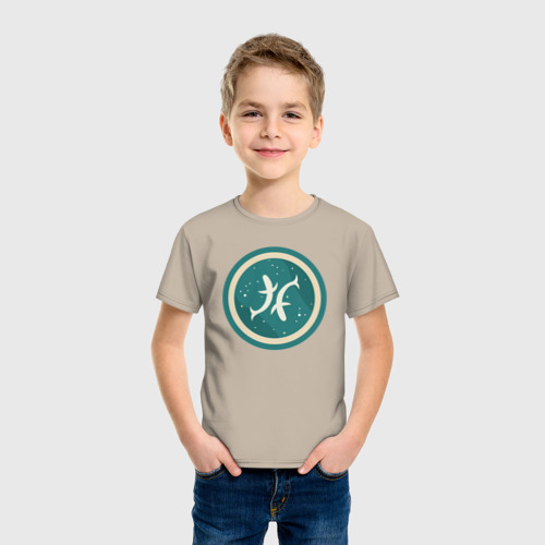 Детская футболка хлопок Рыбы знак зодиака на фоне звезд, цвет миндальный - фото 3