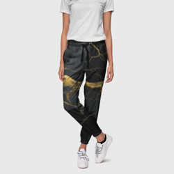 Золотое напыление на черной абстракции – Женские брюки 3D с принтом купить