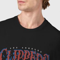 Футболка с принтом Los angeles clippers suga glitch NBA для мужчины, вид на модели спереди №4. Цвет основы: черный