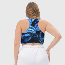 Топ с принтом Старые сухие листья синие для женщины, вид на модели сзади №3. Цвет основы: белый