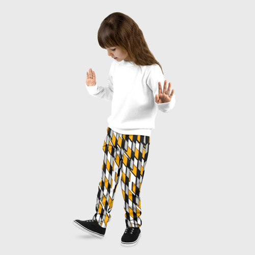 Детские брюки 3D с принтом Киберпанк узор чёрно-жёлтый на белом фоне, фото на моделе #1