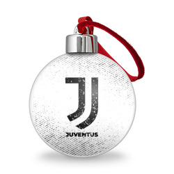 Ёлочный шар Juventus с потертостями на светлом фоне
