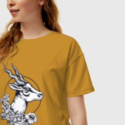 Женская футболка хлопок Oversize Антилопа и цветы - фото 2