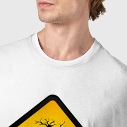 Футболка с принтом Знаки опасности - болотные монстры для мужчины, вид на модели спереди №4. Цвет основы: белый