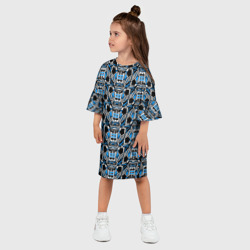 Платье с принтом Синяя плетёная броня киберпанк для ребенка, вид на модели спереди №2. Цвет основы: белый
