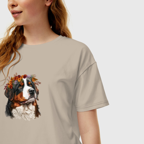 Женская футболка хлопок Oversize Бернский зенненхунд арт с осенними листьями, цвет миндальный - фото 3