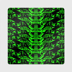 Магнит виниловый Квадрат Зелёная техно-броня на чёрном фоне