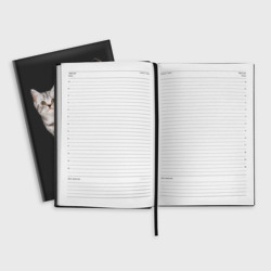 Ежедневник с принтом Серый полосатый котенок для любого человека, вид спереди №3. Цвет основы: черный