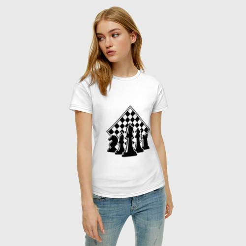 Женская футболка хлопок с принтом The chessboard, фото на моделе #1