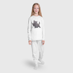 Пижама с принтом Серый британский котик для ребенка, вид на модели спереди №3. Цвет основы: белый