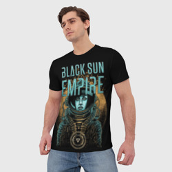 Футболка с принтом Black sun empire - neurofunk для мужчины, вид на модели спереди №2. Цвет основы: белый