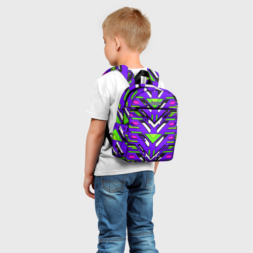 Детский рюкзак 3D с принтом Техно броня фиолетово-зелёная, фото на моделе #1