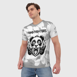 Футболка с принтом Foo Fighters рок панда на светлом фоне для мужчины, вид на модели спереди №2. Цвет основы: белый