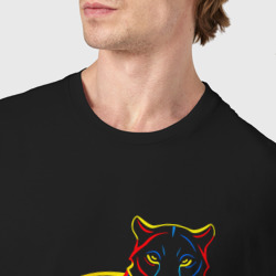 Футболка с принтом Пума кошка для мужчины, вид на модели спереди №4. Цвет основы: черный