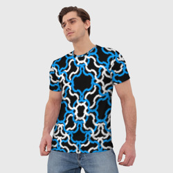 Мужская футболка 3D Сине-белые полосы на чёрном фоне - фото 2