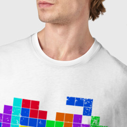 Футболка с принтом Color tetris для мужчины, вид на модели спереди №4. Цвет основы: белый