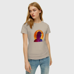 Женская футболка хлопок Фредди Меркьюри в молодости на фоне луны - фото 2