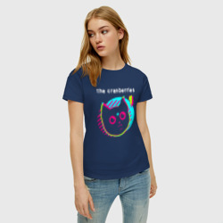 Футболка с принтом The Cranberries rock star cat для женщины, вид на модели спереди №2. Цвет основы: темно-синий