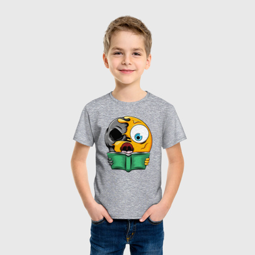 Детская футболка хлопок с принтом Читающий смайлик, фото на моделе #1