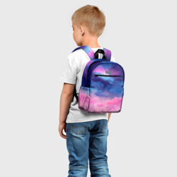 Рюкзак с принтом Небо сине-розовое на природе для ребенка, вид на модели спереди №2. Цвет основы: белый