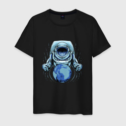 Космонавт с планетой – Мужская футболка хлопок с принтом купить со скидкой в -20%