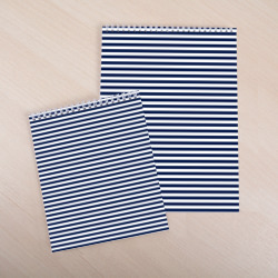 Скетчбук с принтом Белый в тёмно-синюю полоску для любого человека, вид спереди №3. Цвет основы: белый