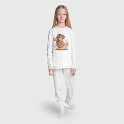 Пижама с принтом Грибочек путешествует на улитке для ребенка, вид на модели спереди №3. Цвет основы: белый