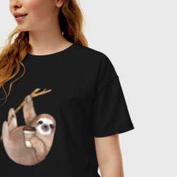 Женская футболка хлопок Oversize Ленивец с кофе на веточке - фото 2