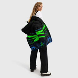 Куртка с принтом Яркая зеленая краска  на темной абстракции для женщины, вид на модели спереди №3. Цвет основы: черный