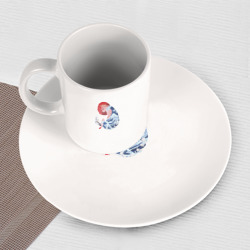 Набор: тарелка кружка с принтом Кот в японском стиле восходящее солнце для любого человека, вид спереди №3. Цвет основы: белый