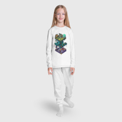 Пижама с принтом Уровни подземелий с монстрами для ребенка, вид на модели спереди №3. Цвет основы: белый