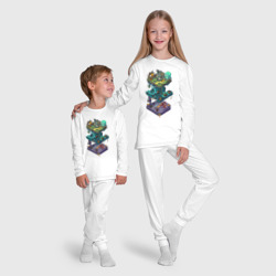 Пижама с принтом Уровни подземелий с монстрами для ребенка, вид на модели спереди №5. Цвет основы: белый