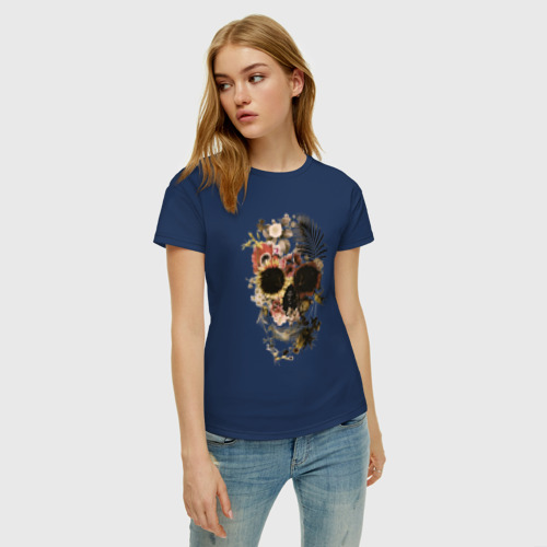 Женская футболка хлопок Череп из цветов, цвет темно-синий - фото 3