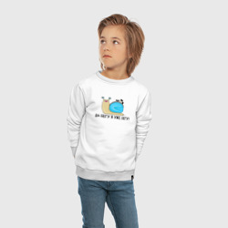 Свитшот с принтом Милая улитка с надписью: бегу уже для ребенка, вид на модели спереди №3. Цвет основы: белый