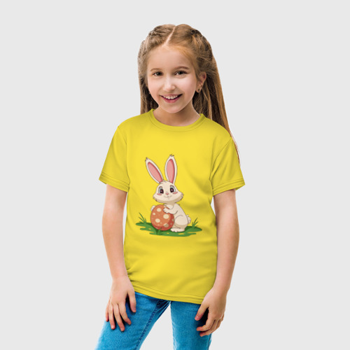 Детская футболка хлопок с принтом Пасхальный кролик и пасхальное яйцо, вид сбоку #3
