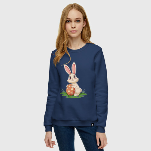 Женский свитшот хлопок с принтом Пасхальный кролик и пасхальное яйцо, фото на моделе #1