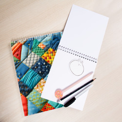 Скетчбук с принтом Лоскутное одеяло - пэчворк для любого человека, вид спереди №2. Цвет основы: белый