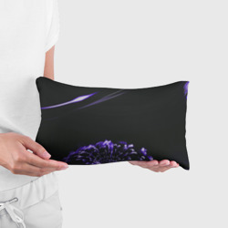Подушка с принтом Неоновый фиолетовый цветок в темноте для любого человека, вид спереди №2. Цвет основы: белый