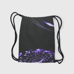 Рюкзак с принтом Неоновый фиолетовый цветок в темноте для любого человека, вид сзади №2. Цвет основы: белый
