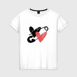 Женская футболка хлопок Два сердца соединяет булавка