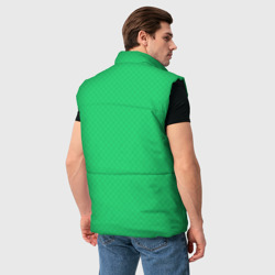 Жилет с принтом Яркий зелёный текстурированный в мелкий квадрат для мужчины, вид на модели сзади №2. Цвет основы: черный