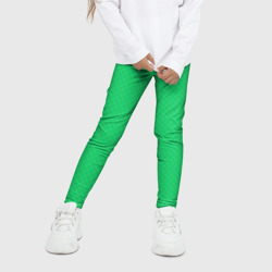 Леггинсы с принтом Яркий зелёный текстурированный в мелкий квадрат для ребенка, вид на модели спереди №2. Цвет основы: белый