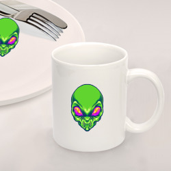 Набор: тарелка кружка с принтом Голова зелёного пришельца для любого человека, вид спереди №2. Цвет основы: белый