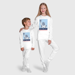 Пижама с принтом Style New York для ребенка, вид на модели спереди №5. Цвет основы: белый