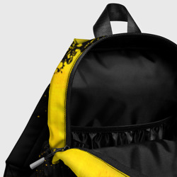Рюкзак с принтом Brighton - gold gradient вертикально для ребенка, вид на модели спереди №4. Цвет основы: белый