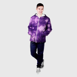 Куртка с принтом Фиолетовый тайдай для мужчины, вид на модели спереди №2. Цвет основы: белый