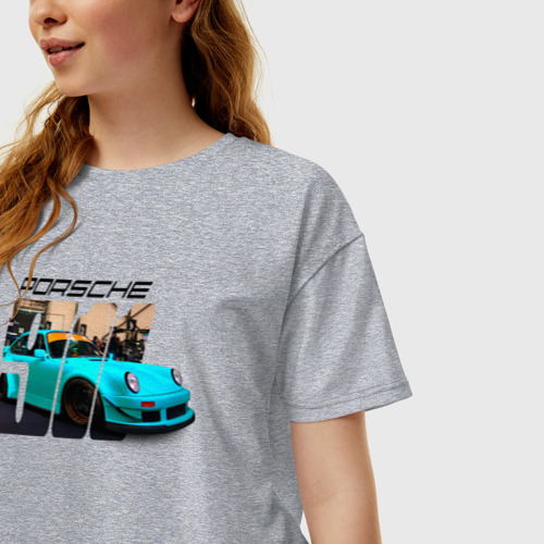 Женская футболка хлопок Oversize с принтом Немецкий спортивный автомобиль Порше, фото на моделе #1
